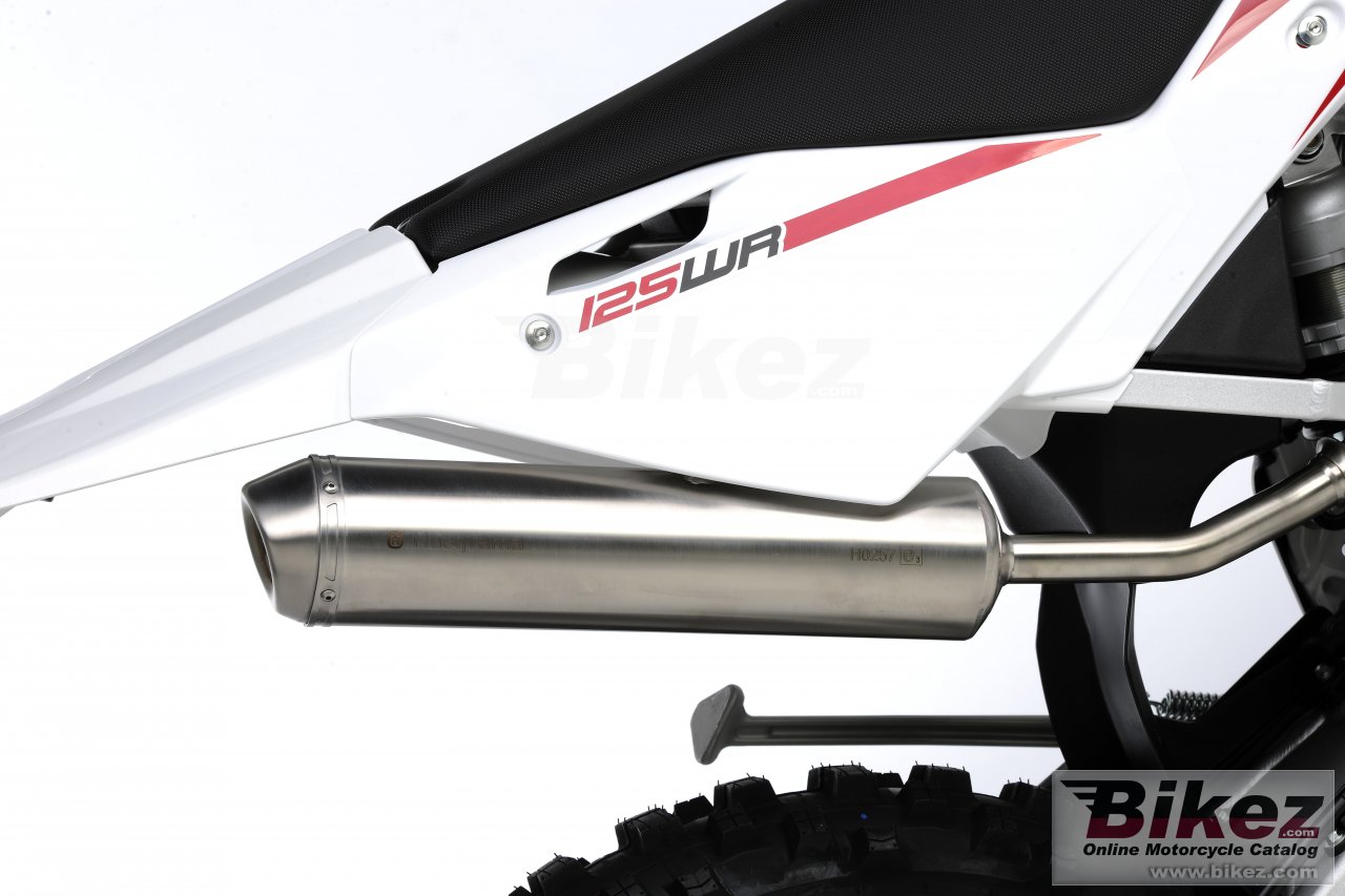Big Husqvarna wr125 picture and wallpaper from Bikez.com
